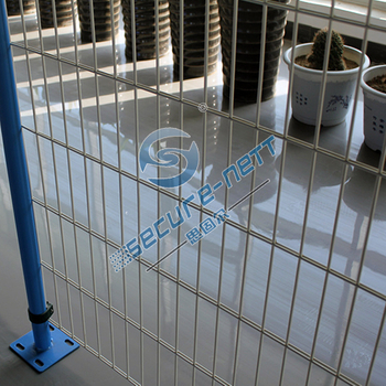 Welded wire mesh panel double wire fence